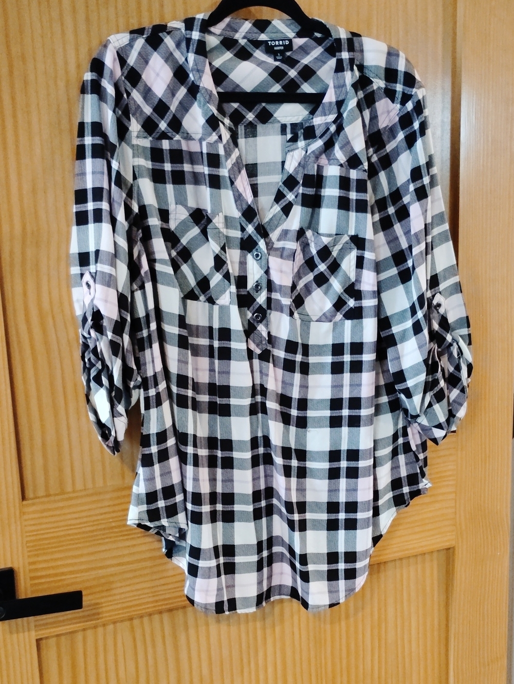 1X torrid Black, White & Light Pink Plaid Button-Down Shirt